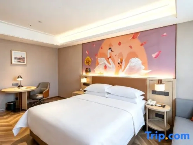 Deluxe Twin Suite with mountain view