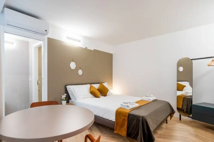 Double Studio with courtyard view