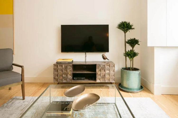 Downtown Sleek Apartment 65 by Lisbonne Collection