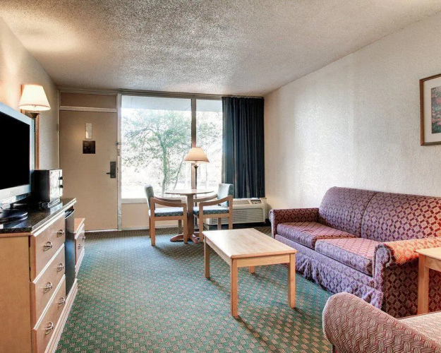 Quality Inn & Suites