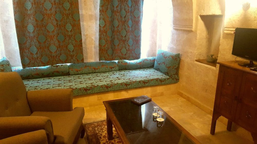 Monte Cappa Cave House