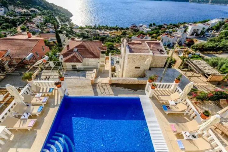 Ketchy Villa , Sleeps 14 , Infinity pool , Wifi , Sunset