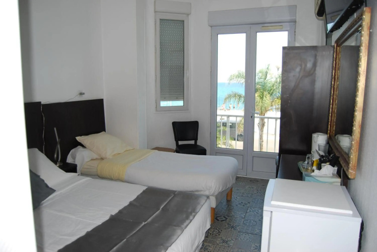 Azur Hotel