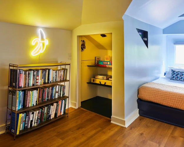 Apt3 Charles - Modern Fun Sun-filled Loft