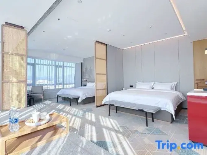 Deluxe Family Suite