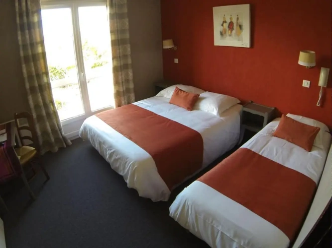 Standard Triple room