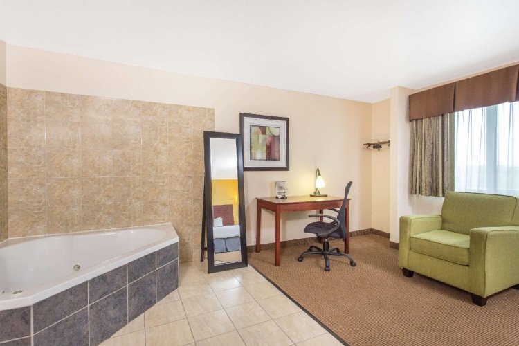 Deluxe Double Suite