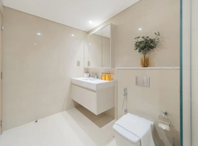 2 Bedrooms Apartment with city view