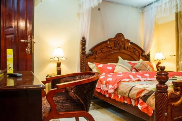 Albert Suites