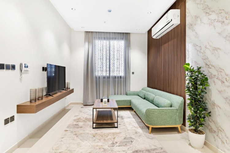 3 Bedrooms Apartment
