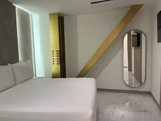 Delamar Hotel