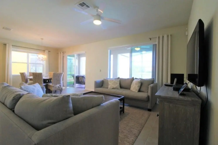 ACO PREMIUM–7 bd with south facing Pool/Spa (1727)