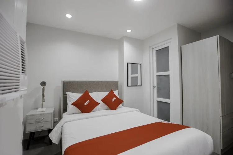 OYO 726 Sanchez Hotel