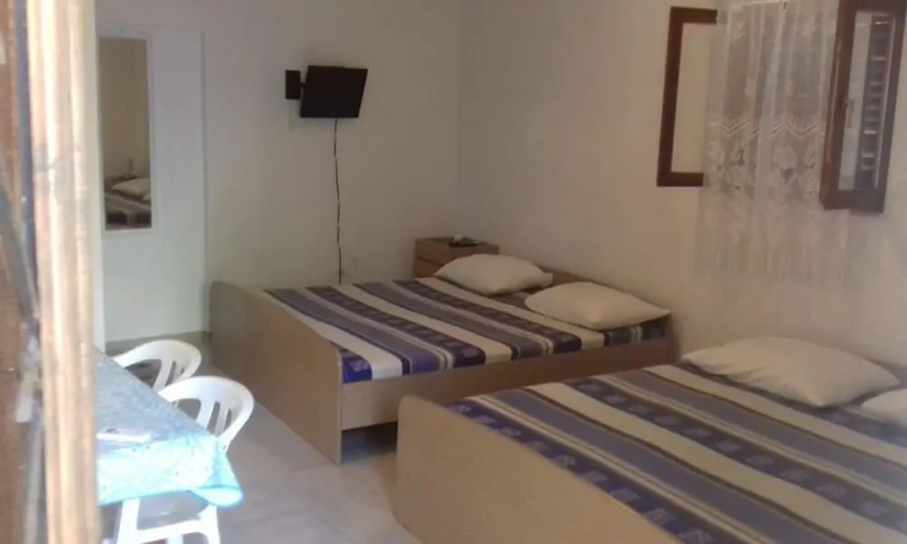 Standard Quadruple Basement room
