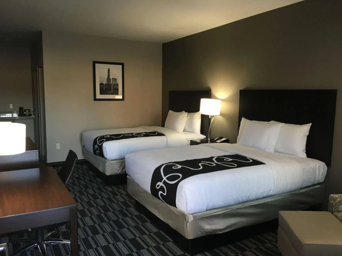 Catoosa Inn & Suites