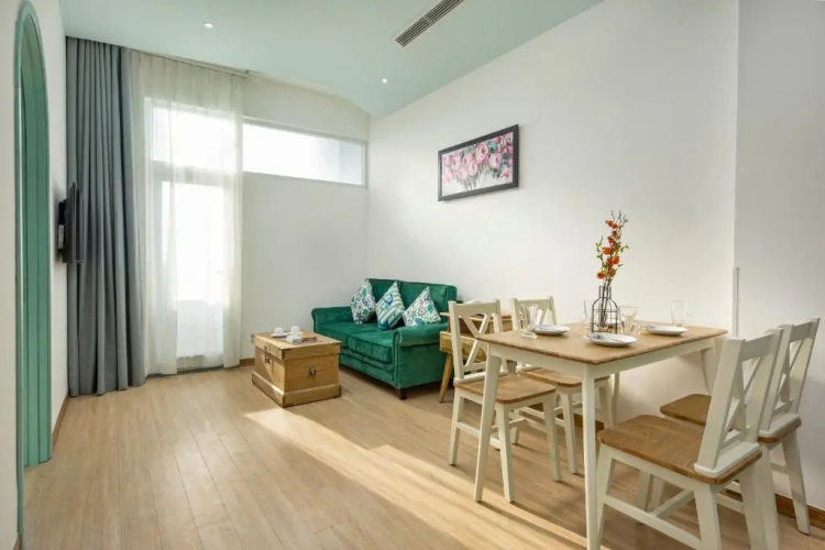 2 Bedrooms Apartment