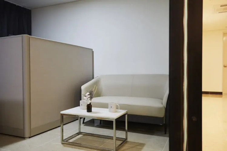 Sokcho Chonpines Beach Hotel