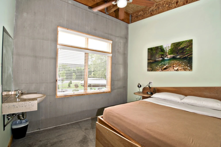The Crash Pad - An Uncommon Hostel