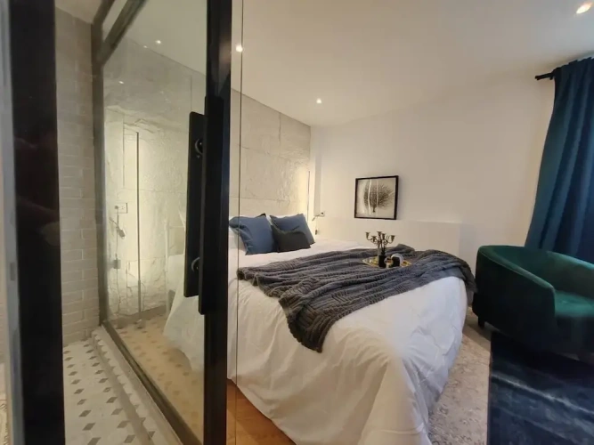 Deluxe Double room with city view