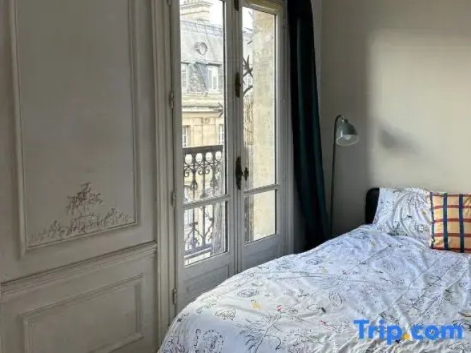 Modern Haussmann Apartment in Paris 8