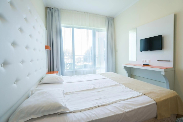 Perla Beach Hotel III