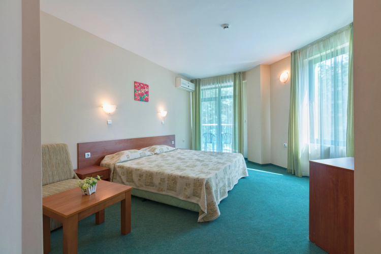 L&B Hotel