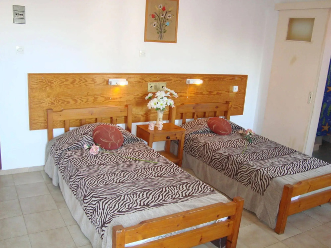 Arkadi Apartments