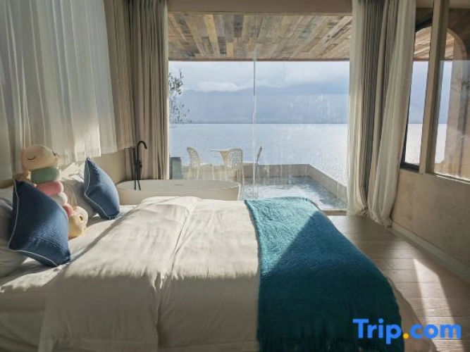 Deluxe Double Family Suite with sea view