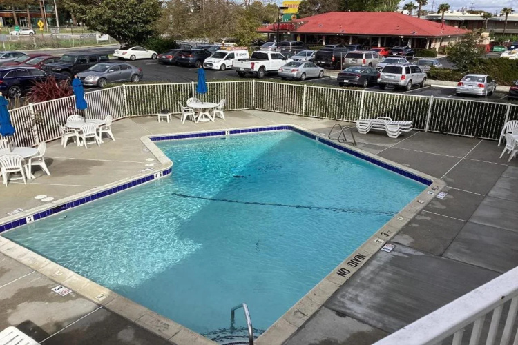 Motel 6 Sunnyvale South photo 14