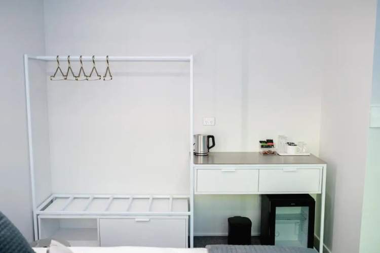 Quarters B2- Luxurious Studio