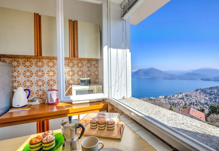 Family Apartment with balcony and with lake view