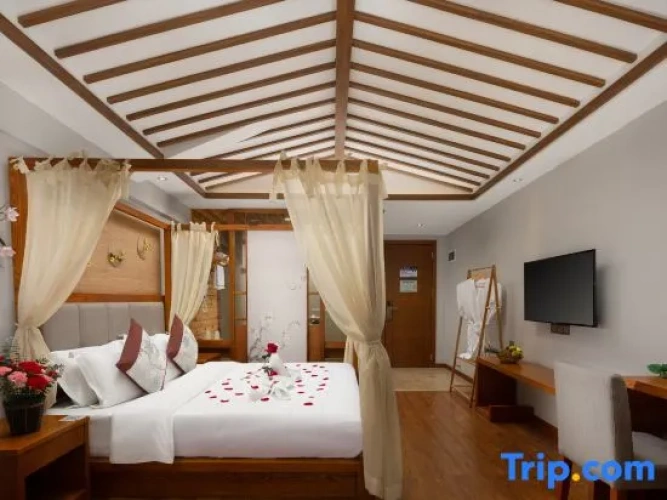 Standard Double room with view
