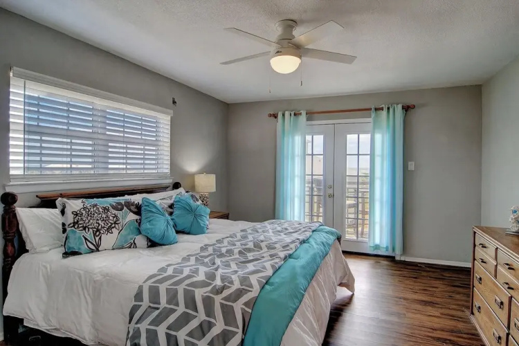 8 Bells SB730 - 3 Br Home