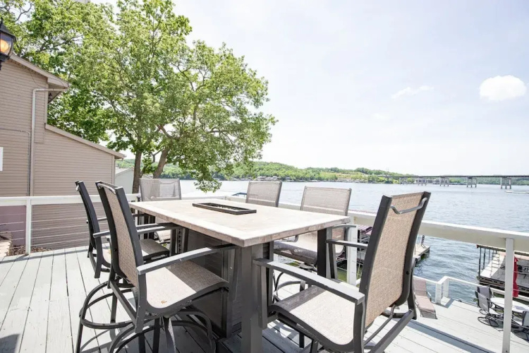 Private Lakefront Pool, Amazing Dock Sleeps 26