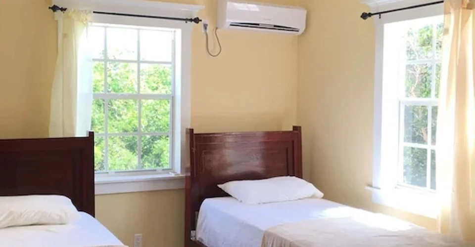 2 Bedrooms Villa with bay view