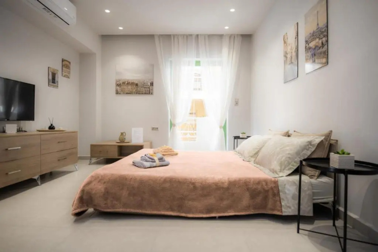 Loutraki House