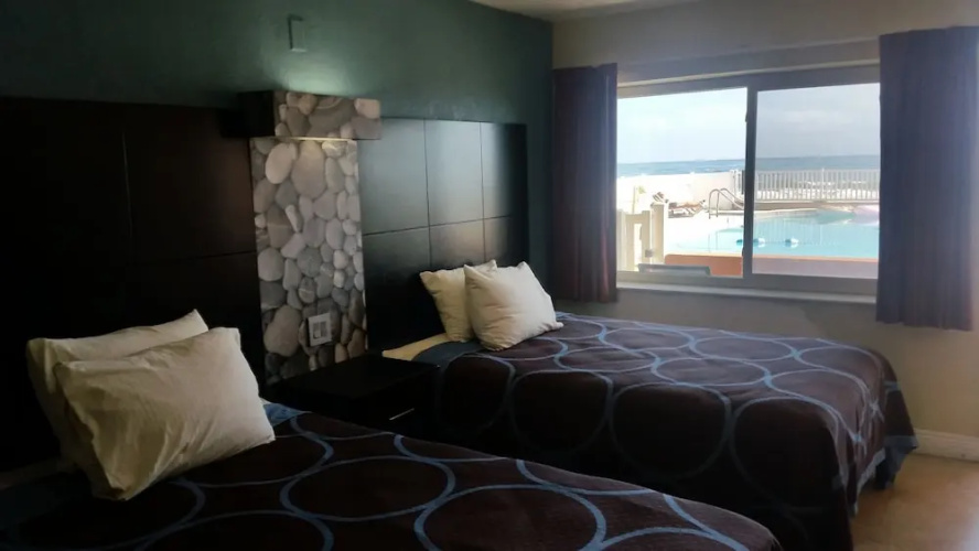 Driftwood Resort