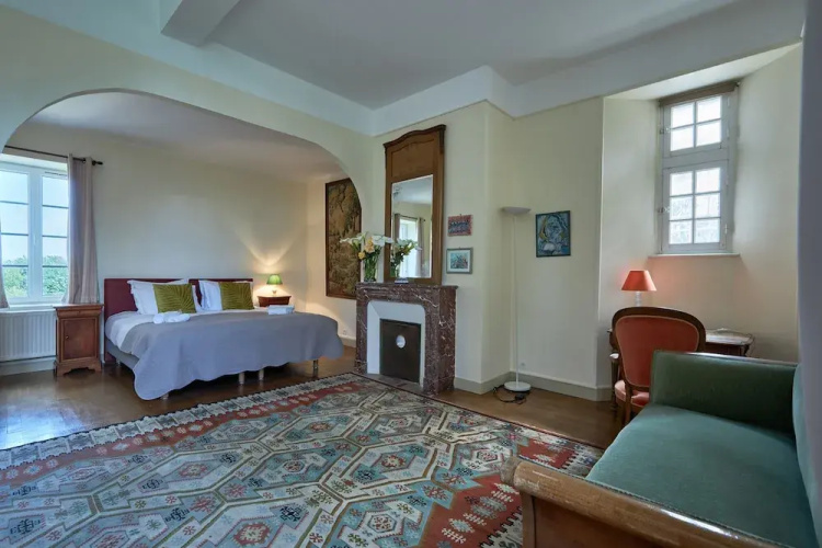 Manoir De Lormel