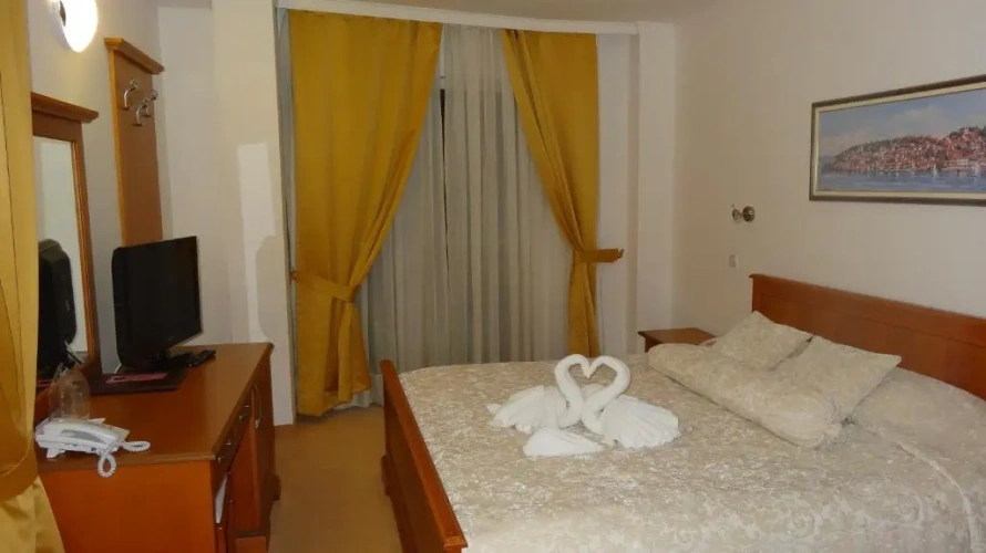 Comfort Double room with balcony and with lake view