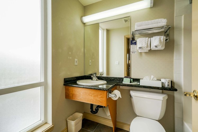 Best Western Peace Arch Inn photo 10