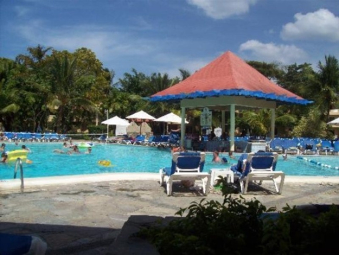 Fun Royale Beach Resort