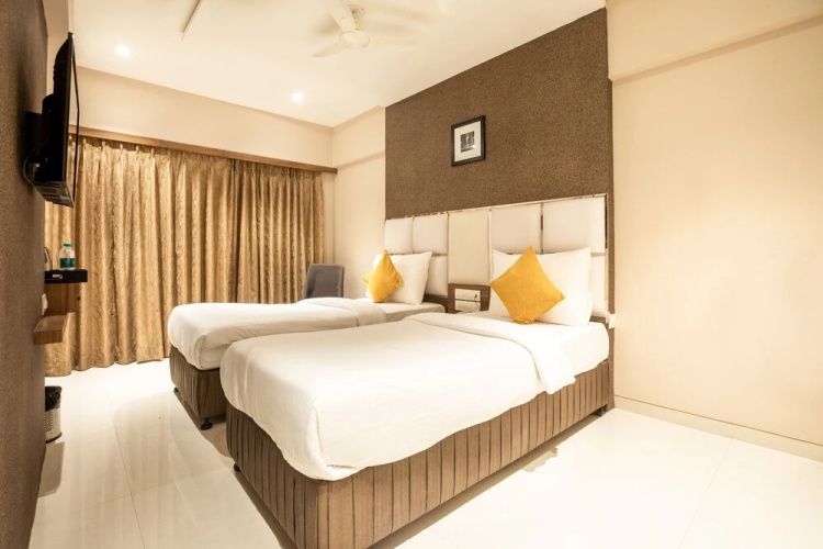 Hotel Pacific Residency