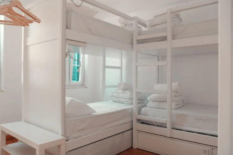 123 Embaixador Hostel