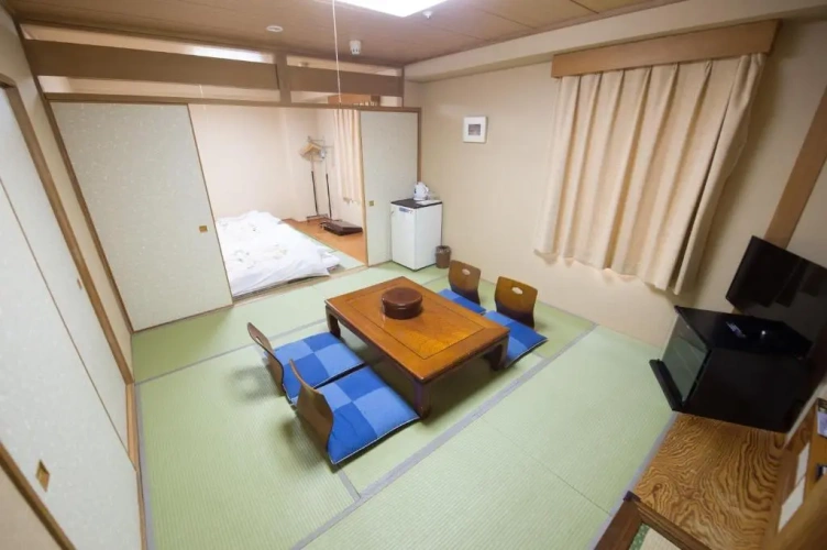 Standard Triple room