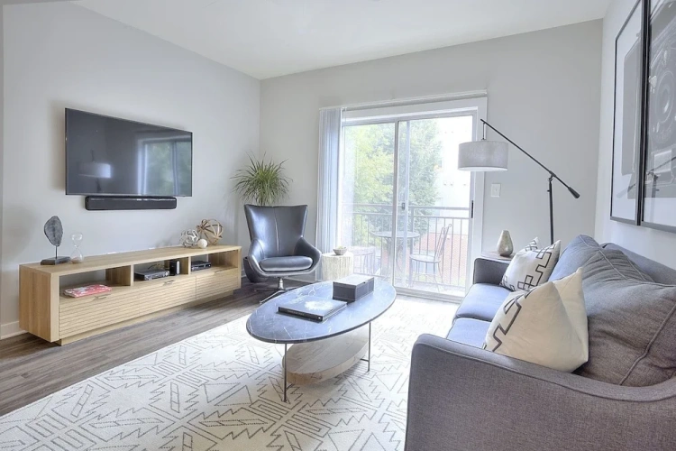 2 Bedrooms Apartment