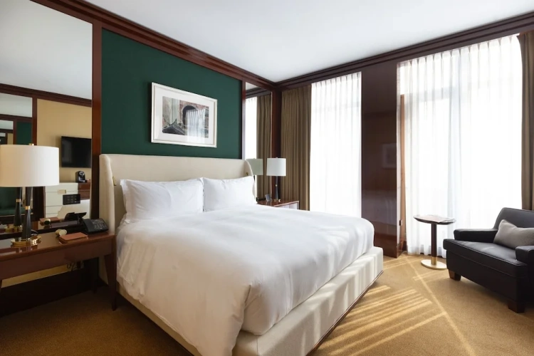 Deluxe Double room with city view