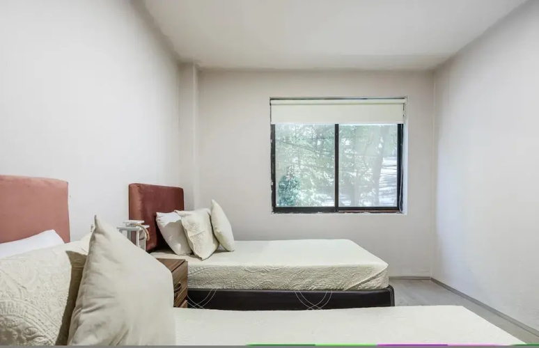 Elevate Your Roma Stay - 2BR - Wifi - Sleeps 7