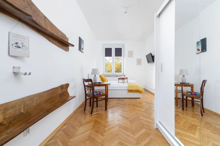 Old Town Basztowa Apartment by Renters