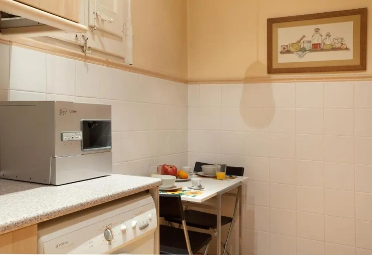 4 Bedrooms Apartment