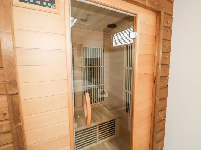 2 Meadow Retreat